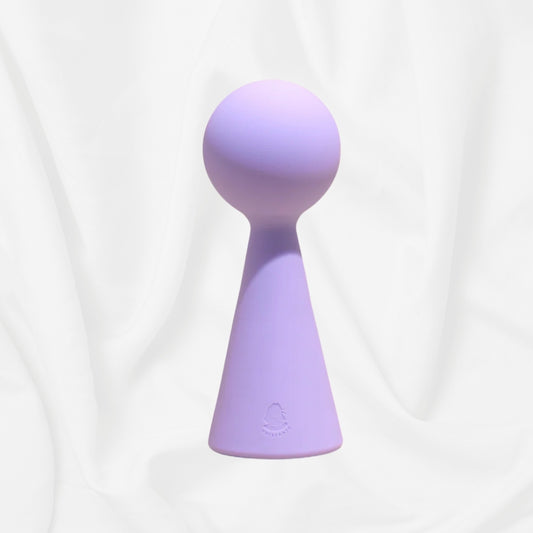 Bisou, le wand waterproof contemporain de la marque Puissante, est maintenant disponible chez boutique555.com. Découvrez un jouet intime design, puissant et 100% plaisir.